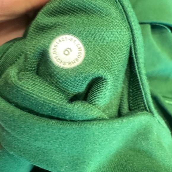 lululemon athletica Hunter Green Leggings/ 2nd&3rd pic are most accurate incolor - Picture 2 of 7